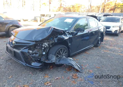 2024 Toyota Camry Se z USA, uszkodzony, nr VIN 4T1G11BK0RU111455